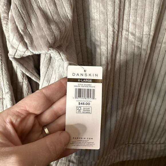 Ribbed Plush Long Sleeve Set *NWT* - Picture 4 of 7